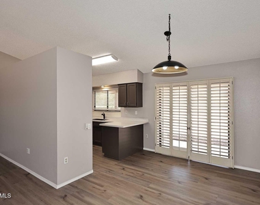 17218 N Desert Glen Drive - Photo Thumbnail 8