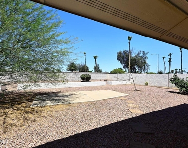 17218 N Desert Glen Drive - Photo Thumbnail 29