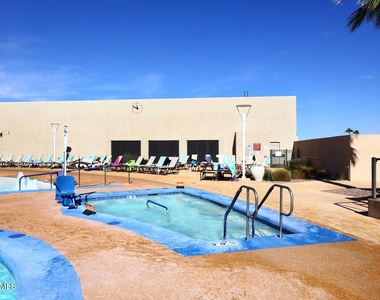 17218 N Desert Glen Drive - Photo Thumbnail 47