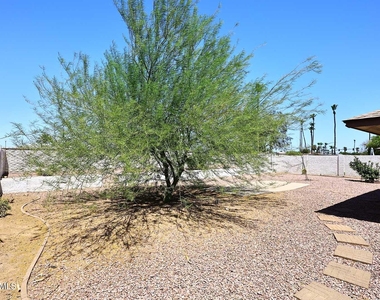 17218 N Desert Glen Drive - Photo Thumbnail 30