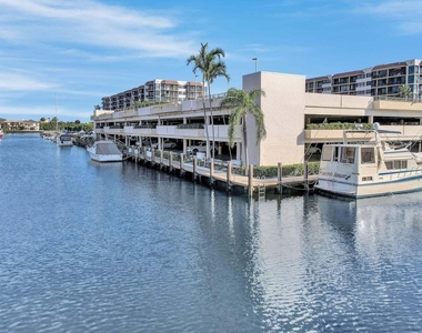 899 Jeffery Street - Photo Thumbnail 24