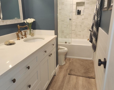 899 Jeffery Street - Photo Thumbnail 36