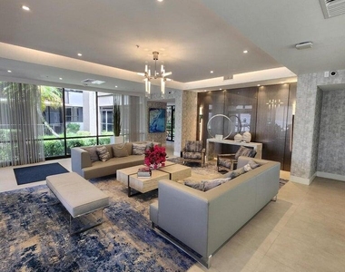 899 Jeffery Street - Photo Thumbnail 9