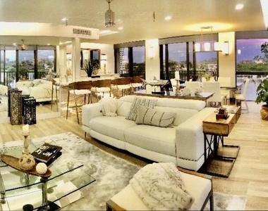 899 Jeffery Street - Photo Thumbnail 1