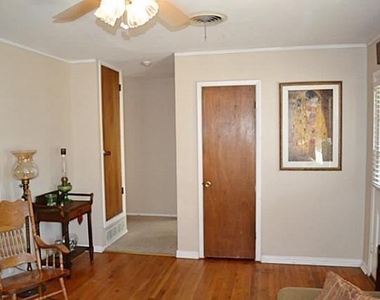 1716 Redwood Place - Photo Thumbnail 1