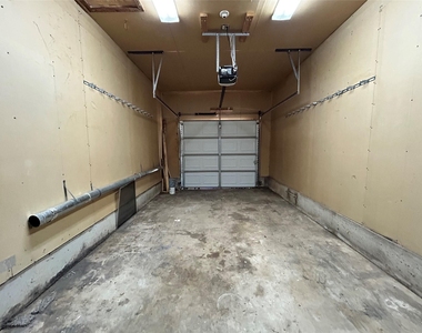 1716 Redwood Place - Photo Thumbnail 20