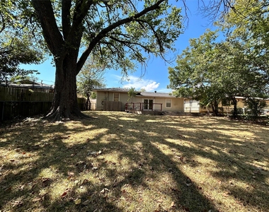 1716 Redwood Place - Photo Thumbnail 25