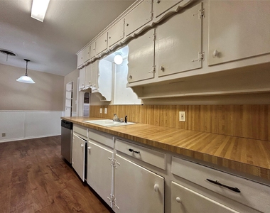 1716 Redwood Place - Photo Thumbnail 14
