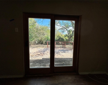 1716 Redwood Place - Photo Thumbnail 22