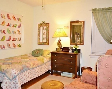 1716 Redwood Place - Photo Thumbnail 7