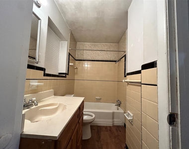 1716 Redwood Place - Photo Thumbnail 11