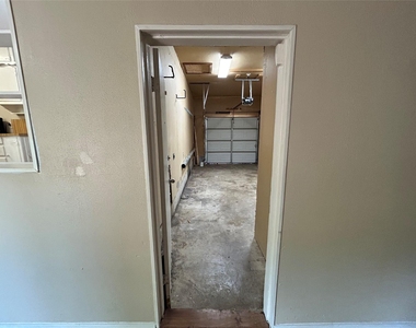 1716 Redwood Place - Photo Thumbnail 19