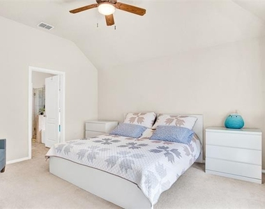2744 Cascade Cove Drive - Photo Thumbnail 9
