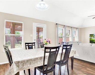 2744 Cascade Cove Drive - Photo Thumbnail 6