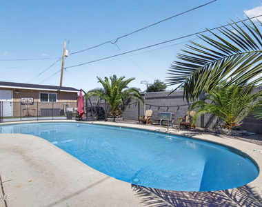1022 W 13th Street - Photo Thumbnail 31
