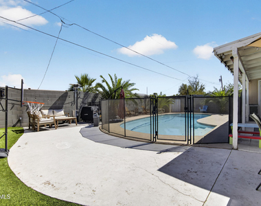 1022 W 13th Street - Photo Thumbnail 32