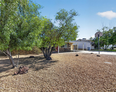 1022 W 13th Street - Photo Thumbnail 1