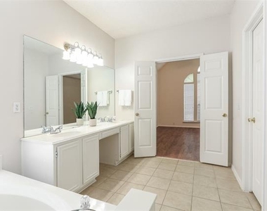 206 Howley Court - Photo Thumbnail 12