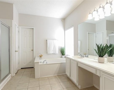 206 Howley Court - Photo Thumbnail 11