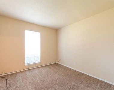 9661 Limestone Drive - Photo Thumbnail 7