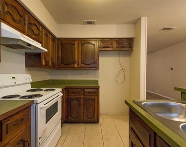 9661 Limestone Drive - Photo Thumbnail 2