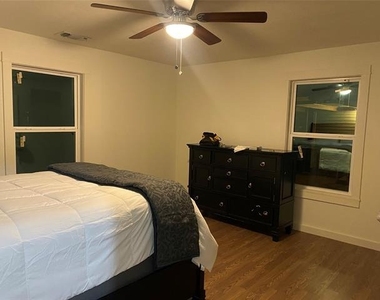 1482 Burger Street - Photo Thumbnail 2