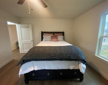 1482 Burger Street - Photo Thumbnail 6
