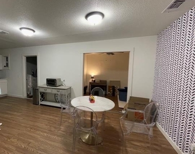 1482 Burger Street - Photo Thumbnail 12
