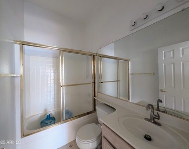 5959 W Kimberly Way - Photo Thumbnail 38