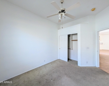 5959 W Kimberly Way - Photo Thumbnail 37