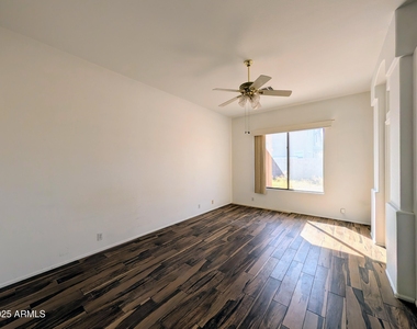 5959 W Kimberly Way - Photo Thumbnail 21