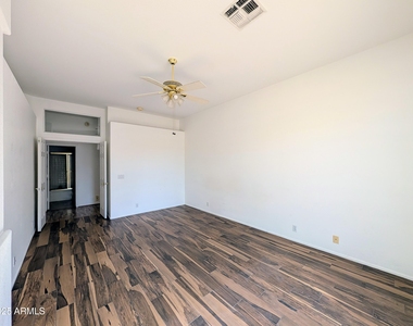 5959 W Kimberly Way - Photo Thumbnail 24