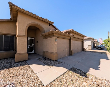 5959 W Kimberly Way - Photo Thumbnail 6