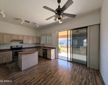 5959 W Kimberly Way - Photo Thumbnail 18