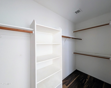 5959 W Kimberly Way - Photo Thumbnail 29