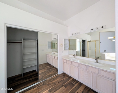 5959 W Kimberly Way - Photo Thumbnail 25