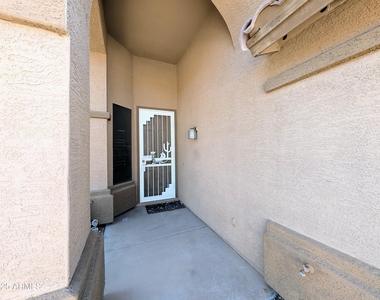 5959 W Kimberly Way - Photo Thumbnail 7