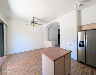 5959 W Kimberly Way - Photo Thumbnail 15