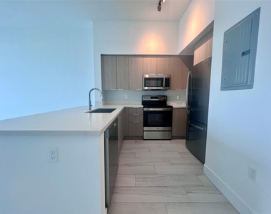 601 E Dania Beach Boulevard - Photo Thumbnail 1
