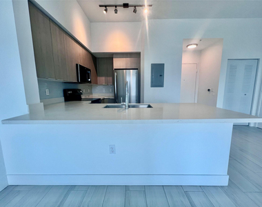 601 E Dania Beach Boulevard - Photo Thumbnail 4