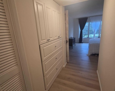 3150 N Palm Aire Drive - Photo Thumbnail 7