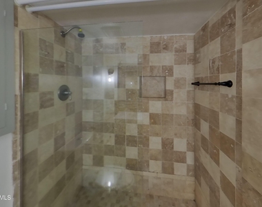 6237 W Marconi Avenue - Photo Thumbnail 14
