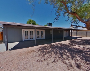 6237 W Marconi Avenue - Photo Thumbnail 16