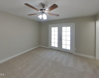 6237 W Marconi Avenue - Photo Thumbnail 5