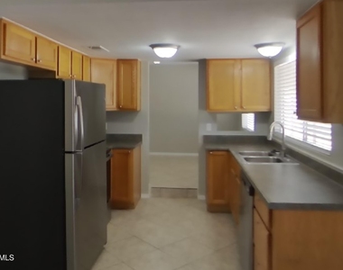 7334 W Carol Avenue - Photo Thumbnail 4
