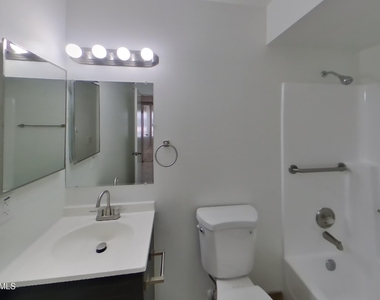 7334 W Carol Avenue - Photo Thumbnail 12