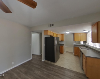 7334 W Carol Avenue - Photo Thumbnail 13