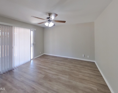 7334 W Carol Avenue - Photo Thumbnail 14