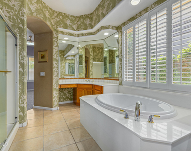 1687 E Carob Drive - Photo Thumbnail 12