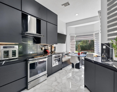 416 Sw Horseshoe Bay - Photo Thumbnail 10